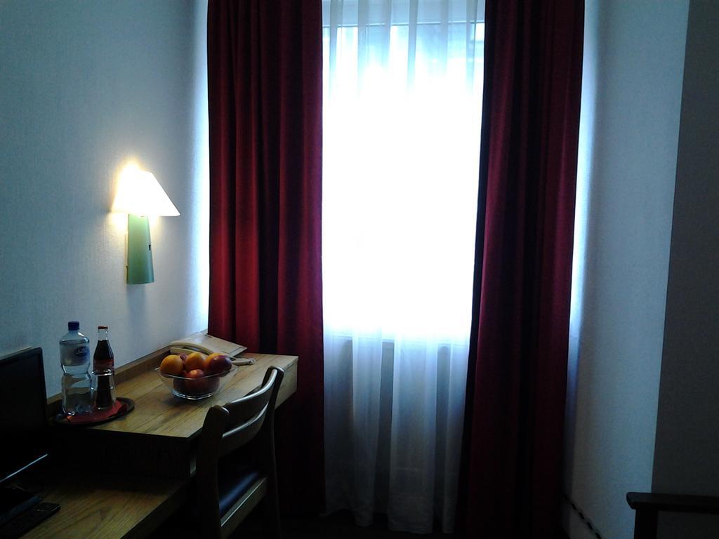 S&L Hotel Neuss Zewnętrze zdjęcie
